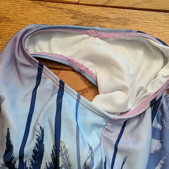 Swimsuit - Picture 6 of 7